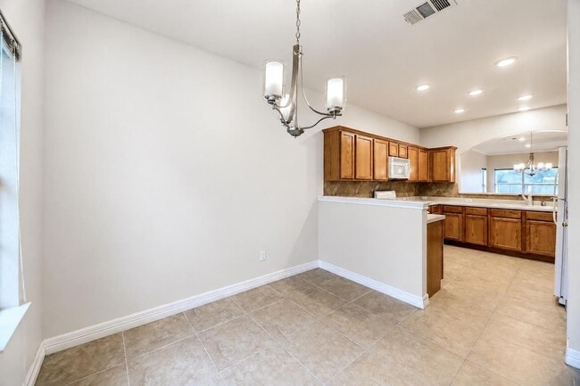 Photo - 1732 Amberwood Loop
