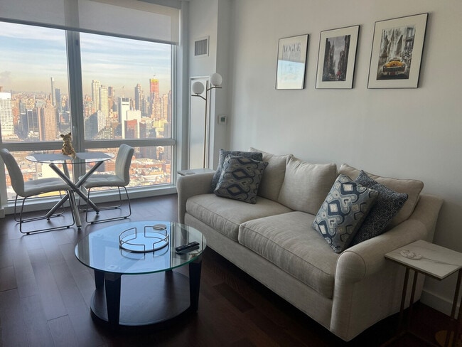 Building Photo - 605 W 42nd St Unit SI ID1461699P