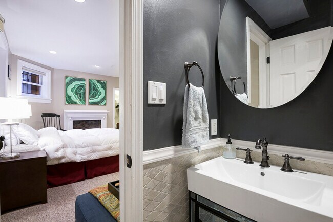 Photo - 1738 19th St NW Unit ID605P