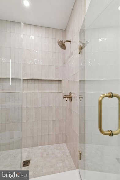 Photo - 30 W Allens Ln Unit 405