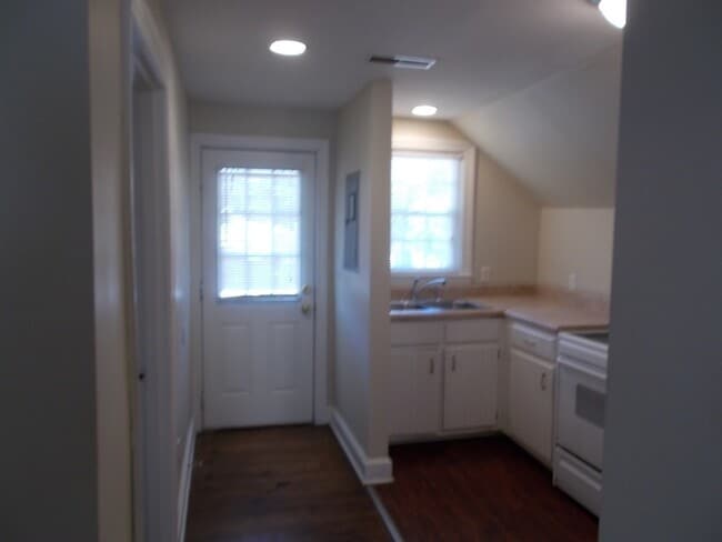 Photo - 216 Thomas Terrace Unit B