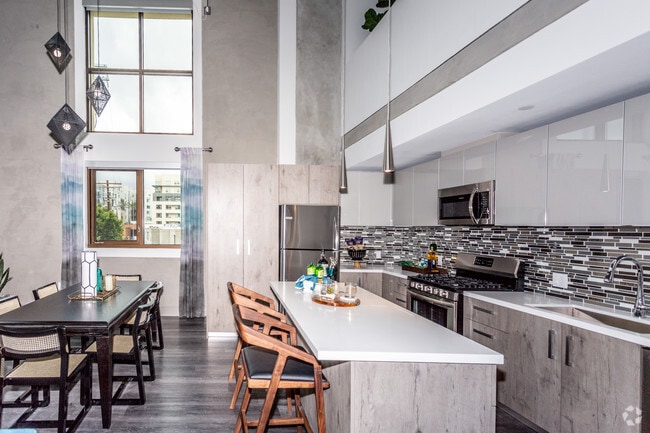 2BR, 2BA, Loft - 1134-1499 SF - The Mansfield at Miracle Mile