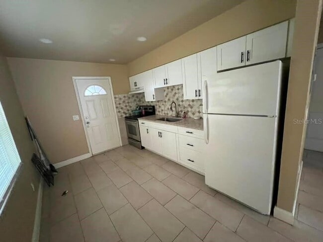 Photo - 10106 N 10th St