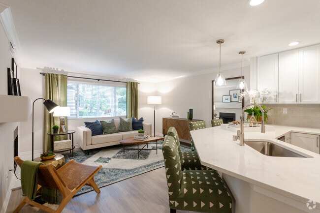 2BR, 2BA - Atelier - Artisan Laguna Beach