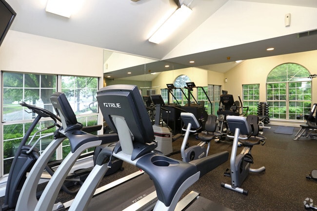 Photo - The Green At Chevy Chase Apartments