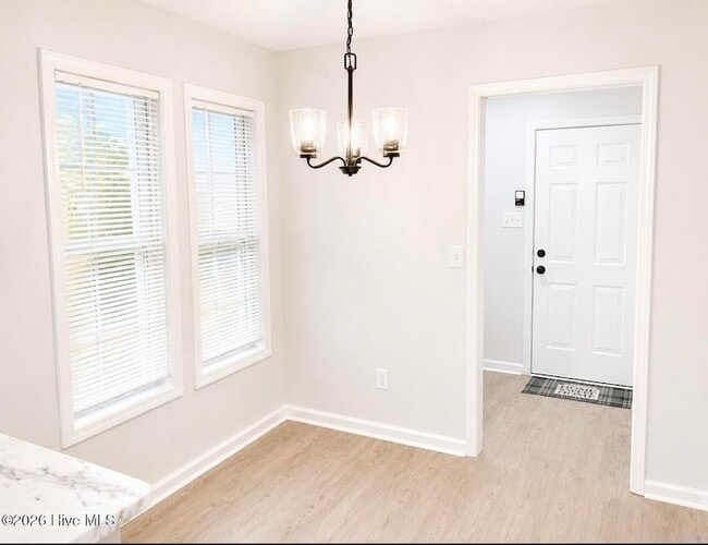 Photo - 607 Sunset Oaks Ln