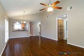 Photo - 565 Hunters Glen St