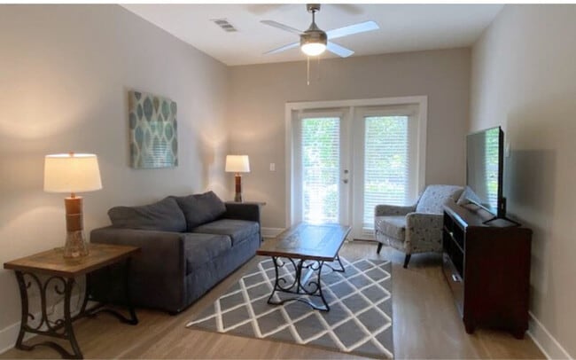 Building Photo - 5478 Glenridge View NE Unit ID1344757P