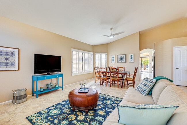 Photo - 253 E Vaughn Ave Unit SI ID1546374P