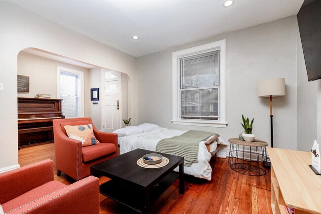 Building Photo - 3956 Tholozan Ave Unit SI ID1472873P