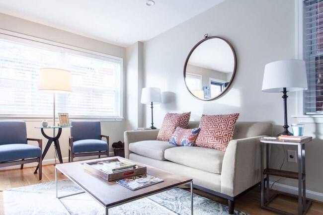 Photo - 601 N West St Unit ID1238458P