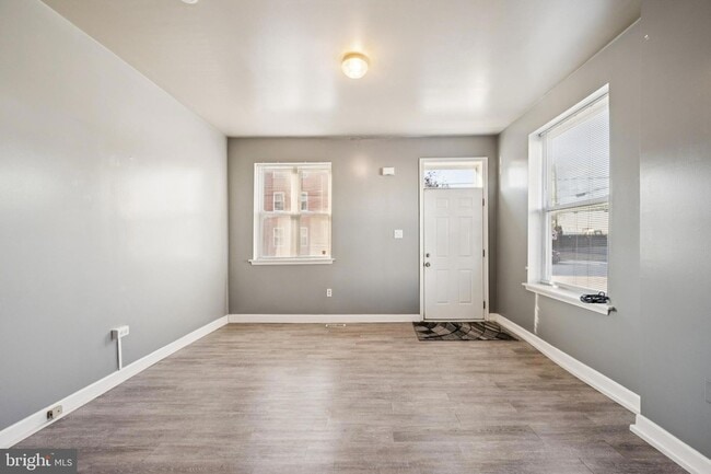 Photo - 138 N King St