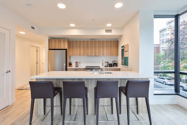 Photo - 60 Kilmarnock St Unit SI FL2-ID1039270P