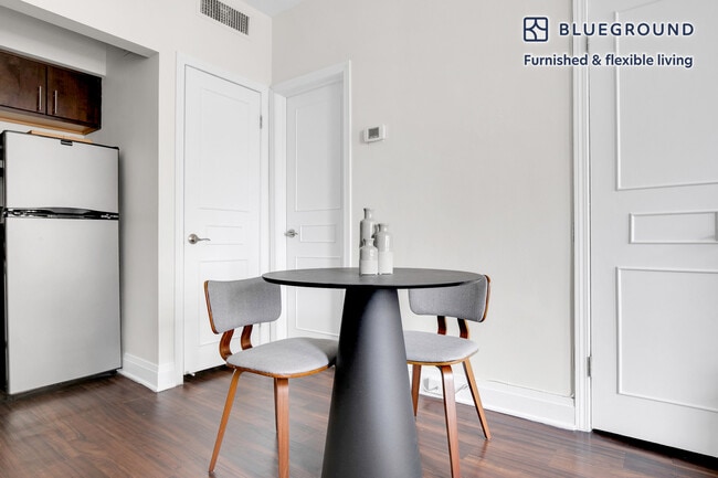 Photo - 200 E Chestnut St Unit FL15-ID619