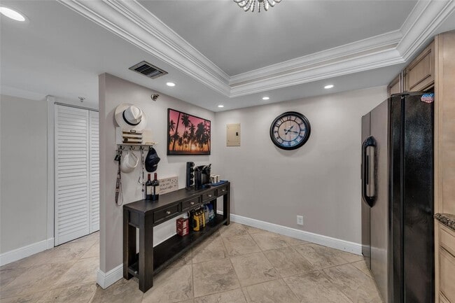 Photo - 2900 NE 14th Street Causeway Unit 202