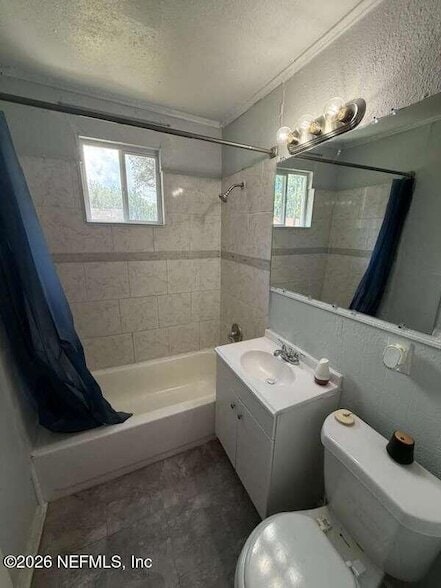 Photo - 314 Celery Ave N
