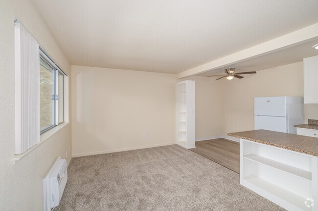 1BR, 1BA - 460SF - Living Room - Coralaire Apartments