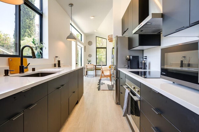 Photo - 510 Iris St Unit ID1307924P