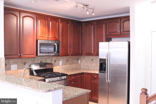 Photo - 42525 Highgate Terrace