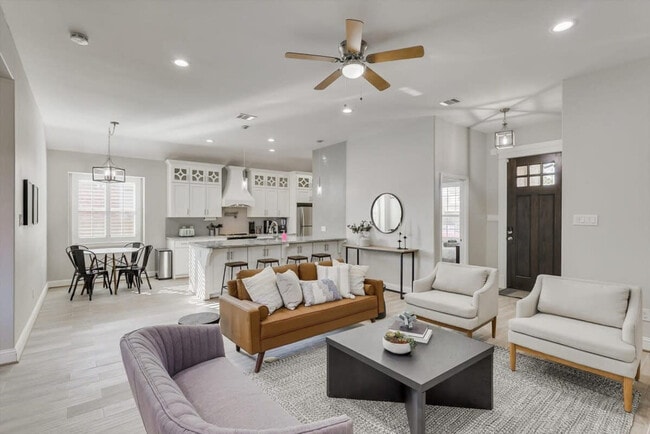 Photo - 8206 Chesham Dr Unit ID1019505P