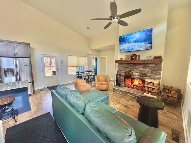 Photo - 1001 Sunset Rd