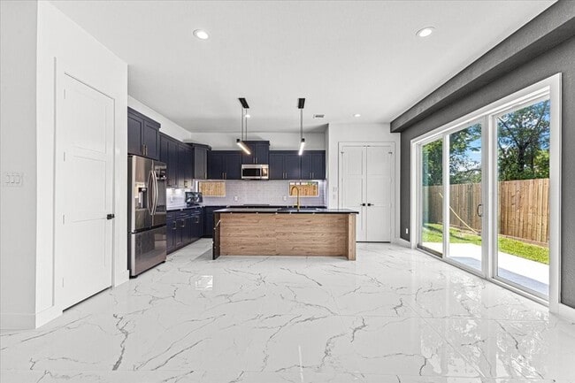 Photo - 5110 Longmeadow St Unit B