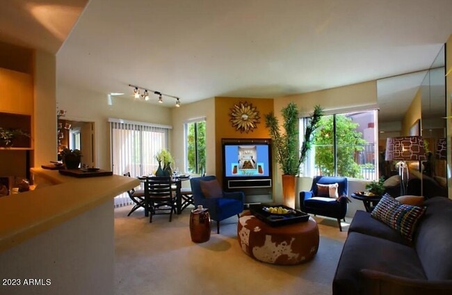 Photo - 28575 N Black Cyn Hwy Unit 1