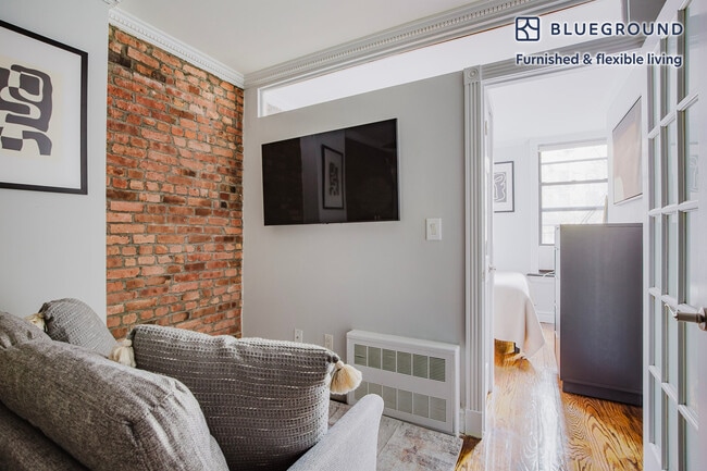 Photo - 521 E 5th St Unit FL2-ID1646