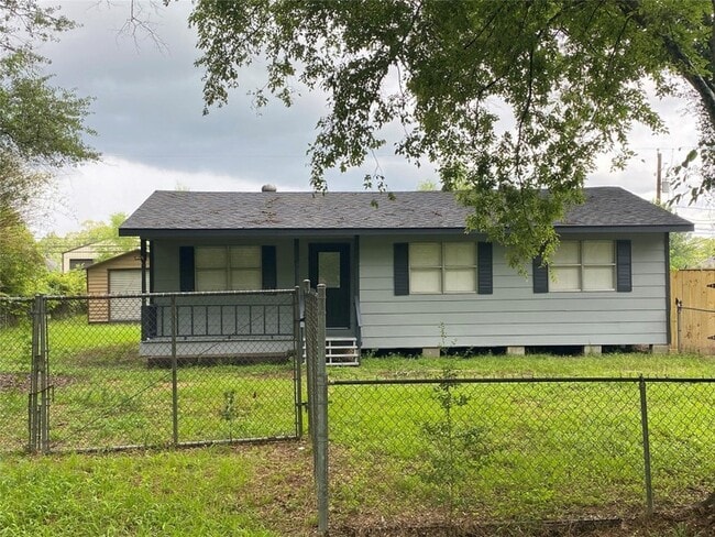 Building Photo - 518 Big Deer Dr