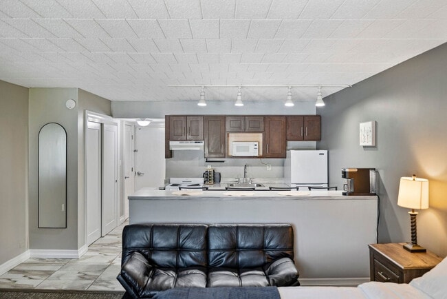 Photo - 30 U.S. 9W-SI ID1466753P Unit SI ID1466753P