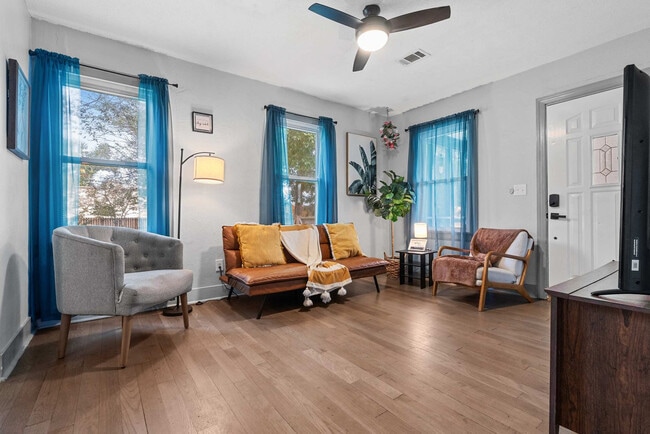 Photo - 2 Mead Dr Unit ID1354825P