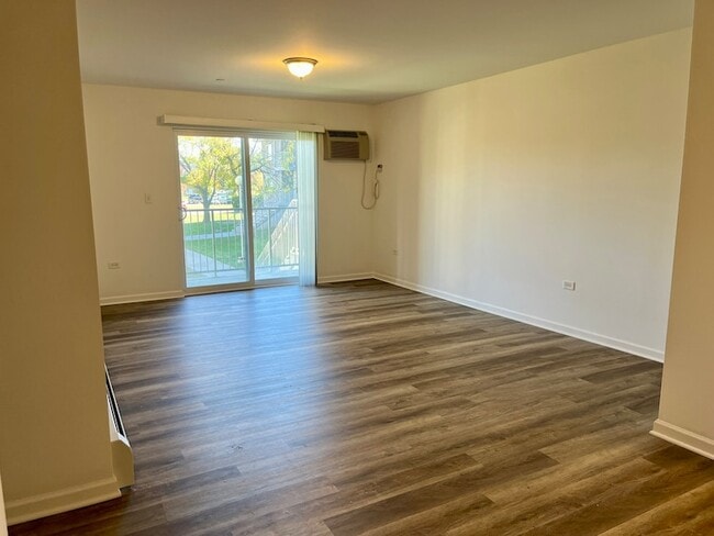 Photo - 838 Mcintosh Ct Unit 106