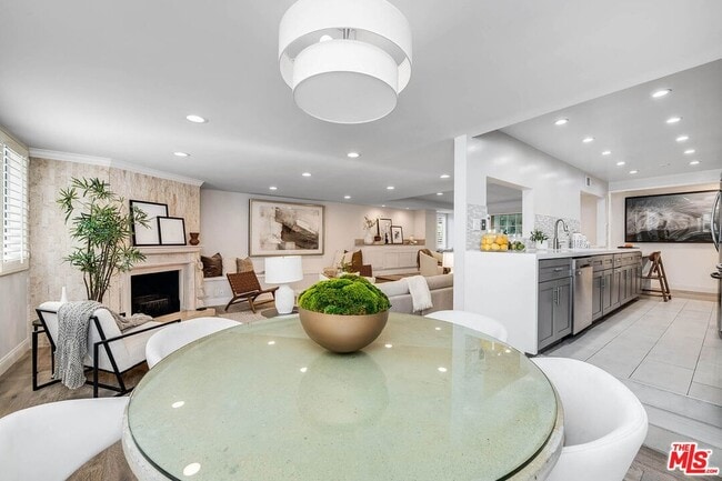 Photo - 441 N Oakhurst Dr