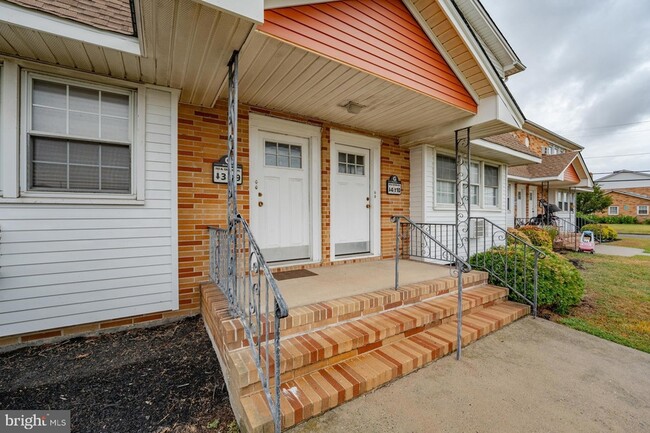 Photo - 703 N Oxford Ave Unit G9