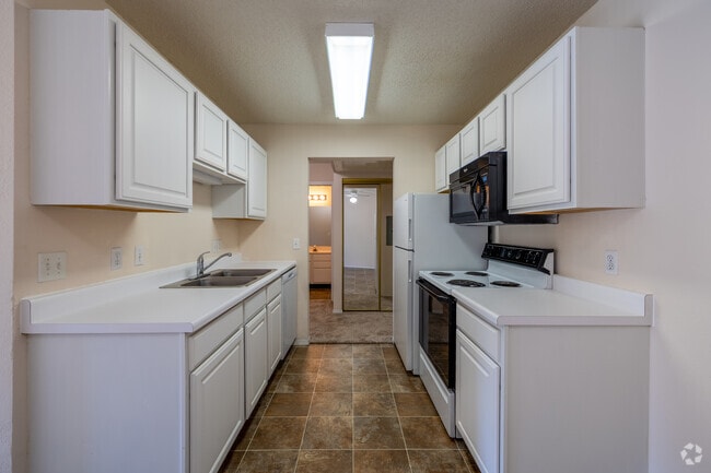 Interior Photo - SOUTH POINTE