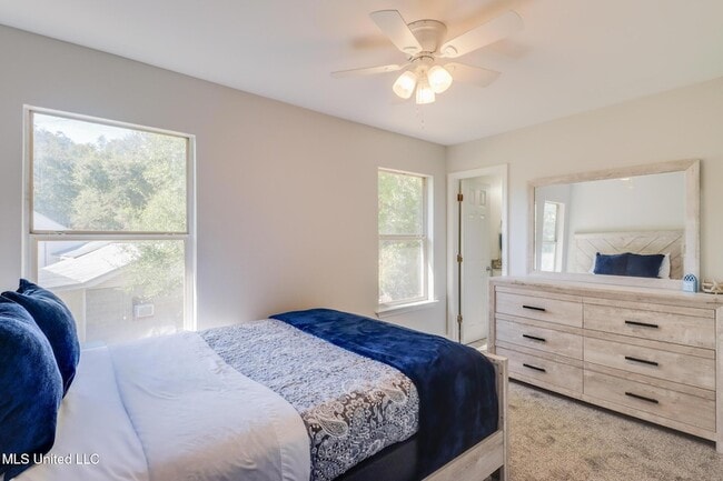 Photo - 229 Milray Ln