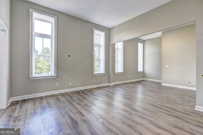 Photo - 123 S Broad St