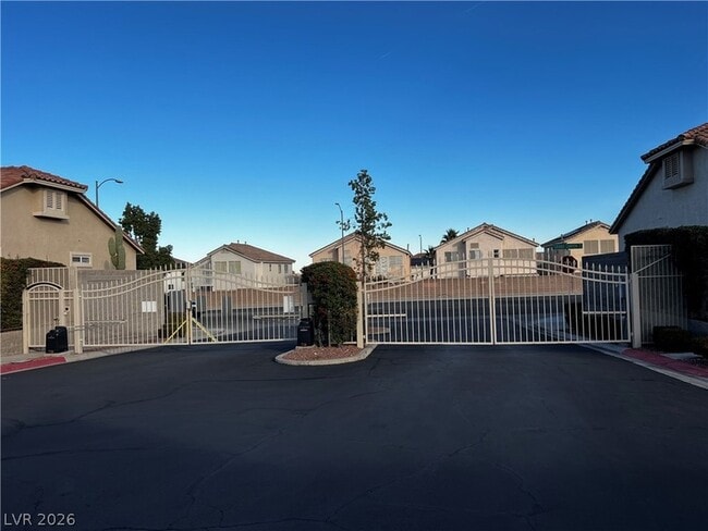 Photo - 9716 Templemore Ave