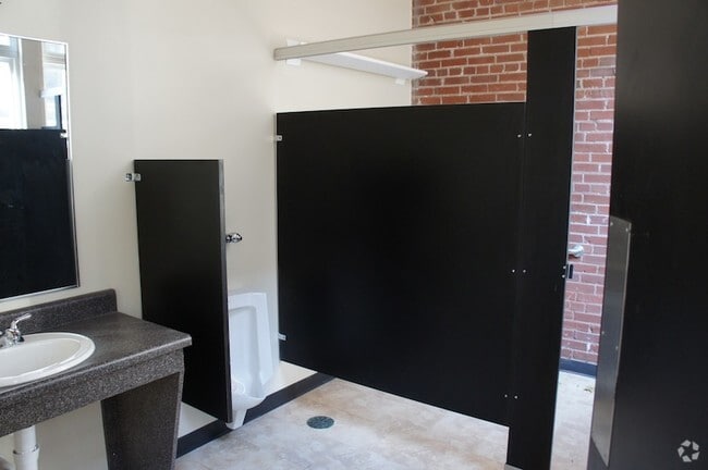 Photo - Roberts Galerie Lofts