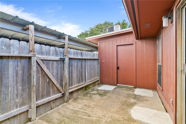 Photo - 13656 Teague Ln