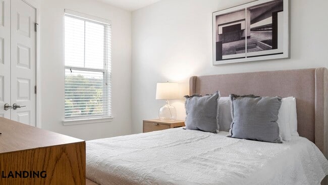 Building Photo - 6255 Riverview Rd SE Unit 3115