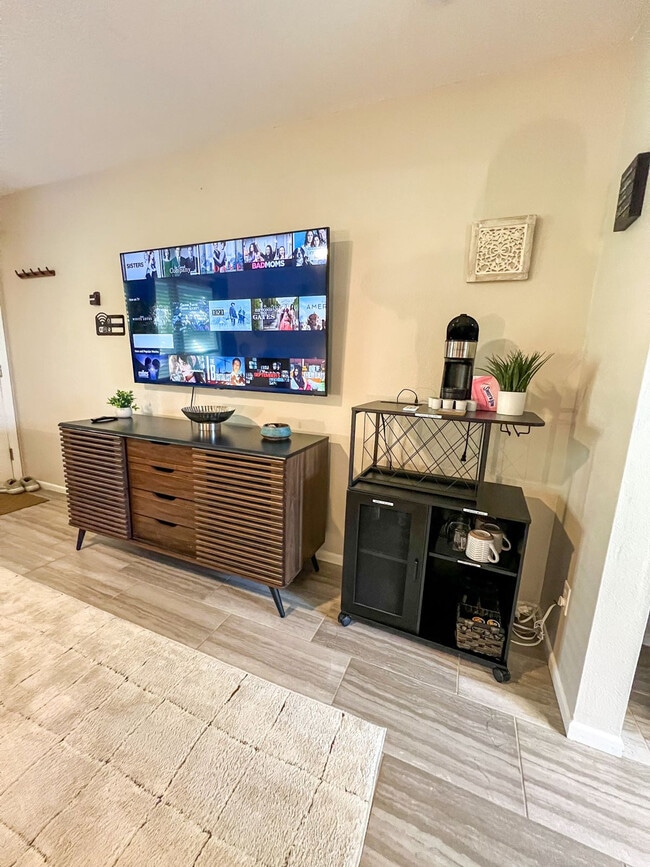 Building Photo - 14898 Granada Dr Unit ID1268408P