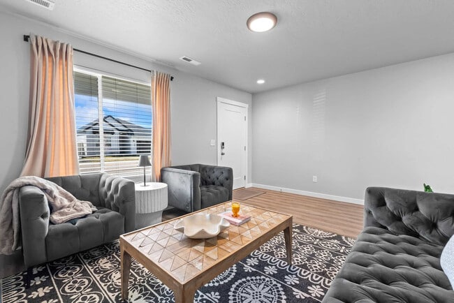 Building Photo - 6960 W Redwood Crk Dr Unit ID1250677P