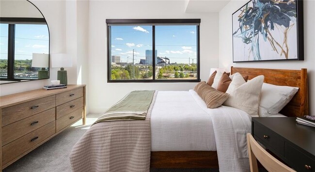 Photo - 200 Nerem St NW