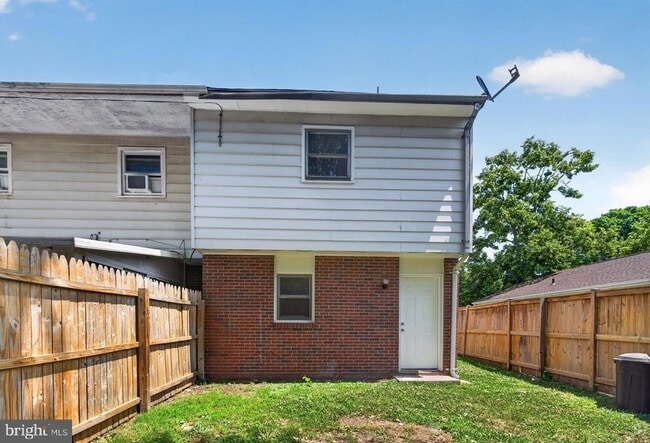 Photo - 351 Calvert St