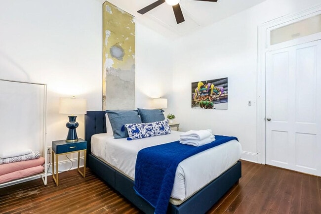 Photo - 2434 Valence St Unit ID1268192P