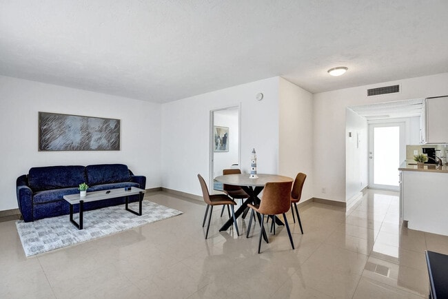 Building Photo - 905 N Federal Hwy Unit SI ID1504074P