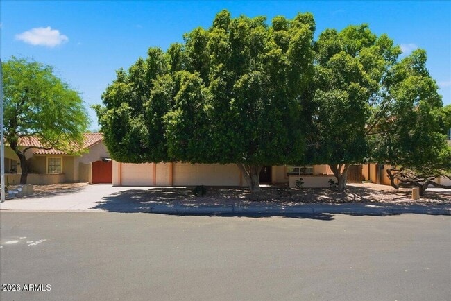 Photo - 2157 E Alameda Dr