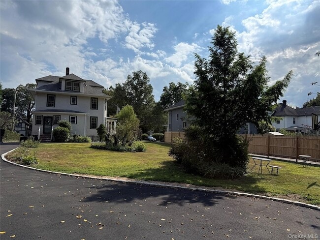 Photo - 27 Dosoris Way