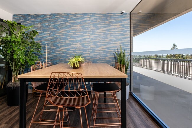 Photo - Tan Plaza Apartments